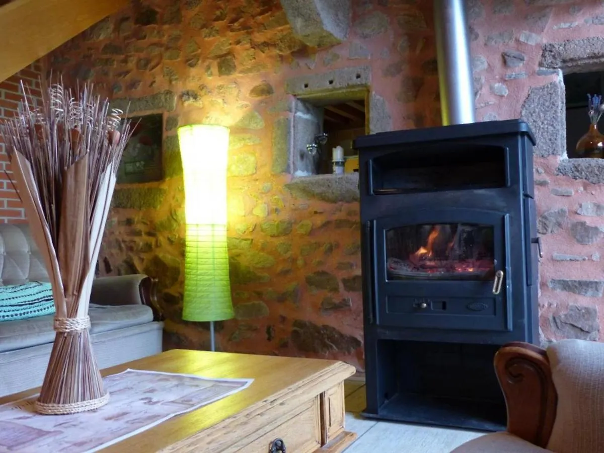 Gite Familial Avec Peche, Cascade, Animaux Et Activites Variees, Proche De Vichy Et Le Pal - Fr-1-489-122 Barrais-Bussolles Holiday home