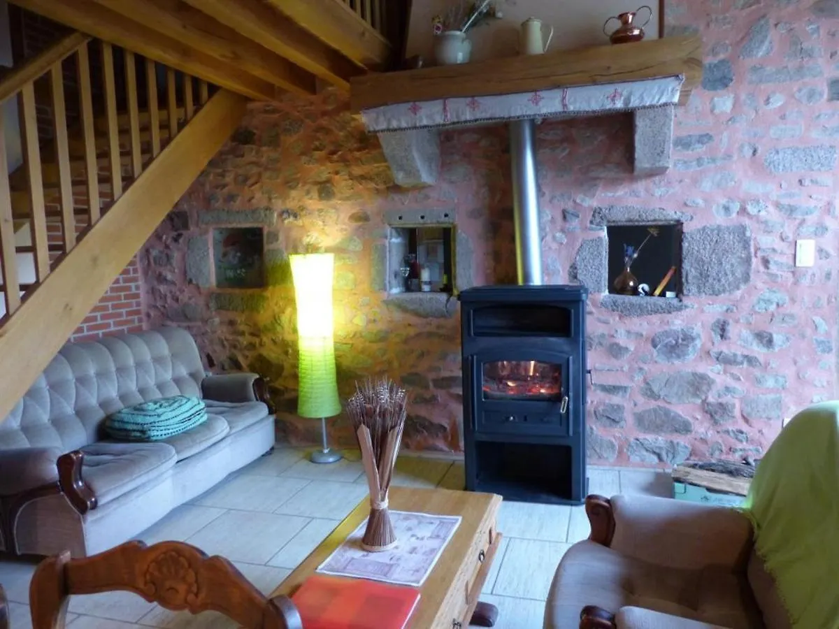 Gite Familial Avec Peche, Cascade, Animaux Et Activites Variees, Proche De Vichy Et Le Pal - Fr-1-489-122 Barrais-Bussolles